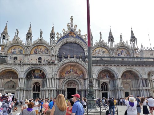 Pelerini clujeni „Pe urmele sfinților în Italia” I Poza 12135