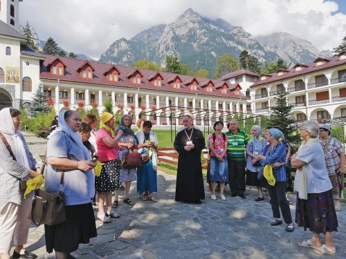 Credincioşi bucureşteni pelerini în Moldova și Bucovina Poza 11852