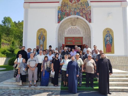 Credincioși de pe Valea Hârtibaciului, pelerinaj la mănăstiri moldave Poza 11801
