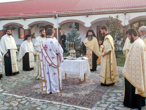 Rugăciuni către Sfântul Ioan Botezătorul la Mănăstirea Timișeni Poza 11807