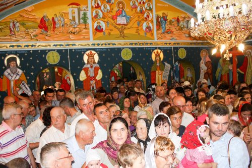 Bucurii sfinte la Suseni-Gorj şi Râmnic Poza 11483