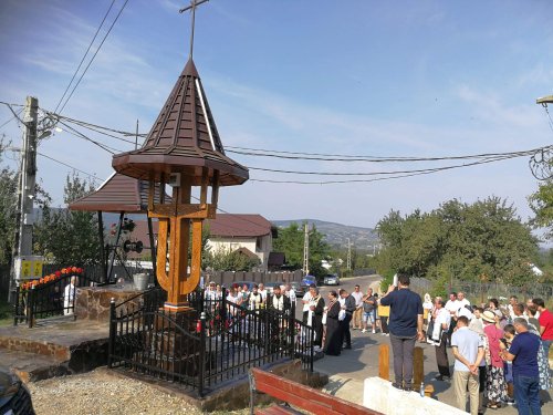 Mărturii ale credinţei şi ale valorilor strămoşeşti Poza 11400