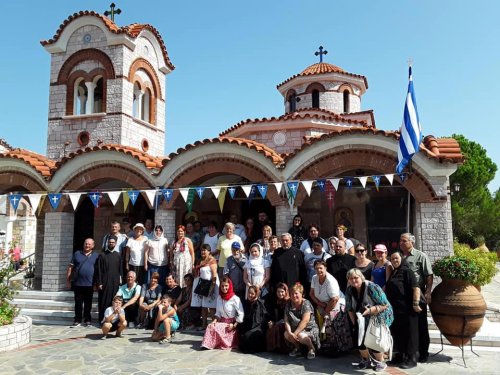 Credincioși din Cisnădie, pelerini pe urmele sfinților, la mănăstiri din Grecia și Bulgaria Poza 11306