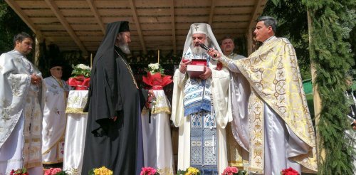 Patriarhul României la Schitul Dragoslavele Poza 11025