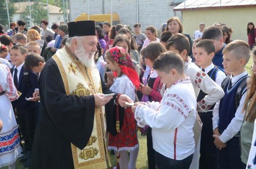 Ajutor financiar pentru o școală din județul Tulcea Poza 10732