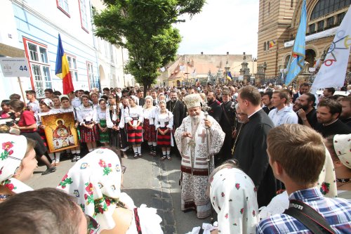 Tinerii, cea mai sinceră și curată manifestare a comuniunii și iubirii Poza 10751