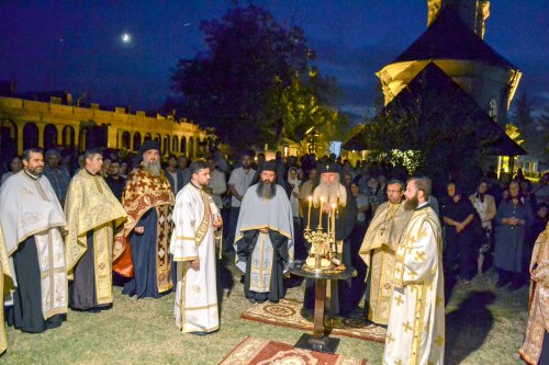 Zile de sărbătoare la mănăstirea ocrotită de Sfântul Ierarh Iosif cel Nou Poza 10548