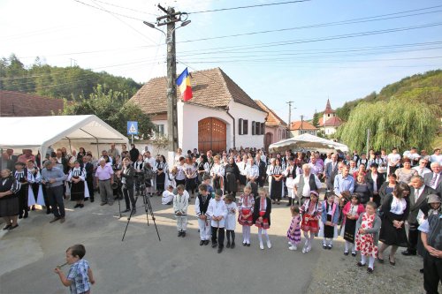 Vizită arhierească la Șeica Mică, județul Sibiu Poza 10420