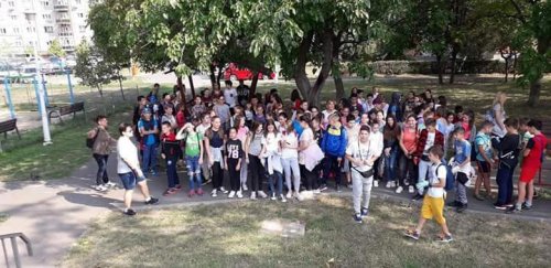 Tineri mureșeni și bihoreni, participanți la Campania „Let’s Do It, România!” Poza 10260