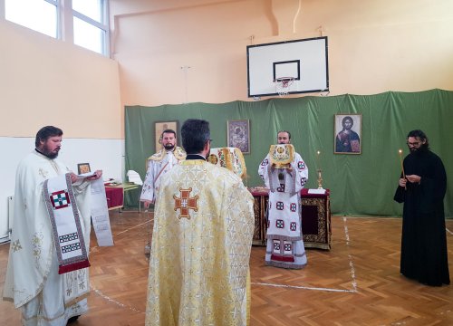 Elevii Liceului „Sfântul Antim Ivireanul” din Timișoara și-au cinstit ocrotitorul Poza 9564