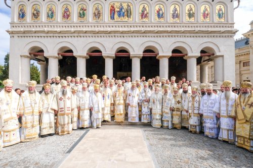 Patriarhul României a sărbătorit 11 ani de la întronizare Poza 9445