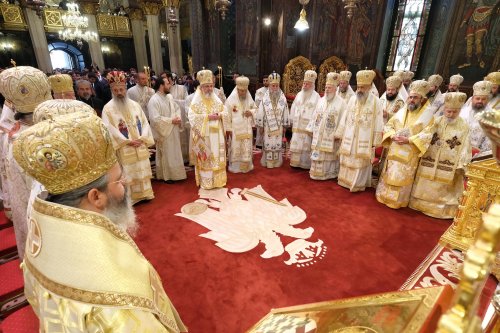 Patriarhul României a sărbătorit 11 ani de la întronizare Poza 9447