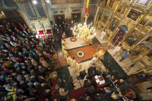 Sfântă Liturghie săvârşită la finalul celei de-a II-a ediţii a Festivalului de Muzică Bizantină de la Iaşi Poza 9438