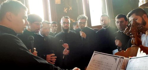 Darul melozilor râmniceni pentru fraţii ortodocşi din Madrid Poza 9323