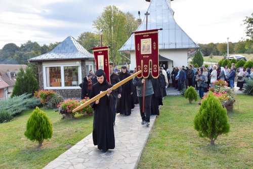 Sărbătoare la așezământul monahal din Brebu Poza 9332