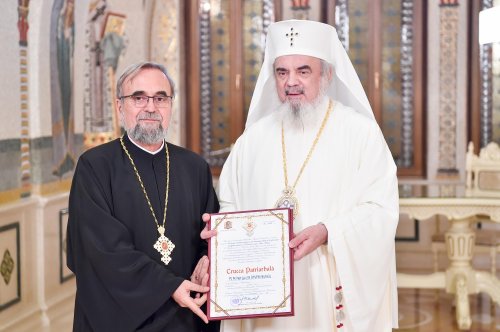 Crucea Patriarhală pentru părintele Ștefan Buchiu Poza 9266