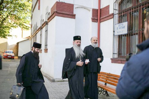 Ierarhii Bisericii Ortodoxe Române au votat din prima zi la Referendum Poza 8988