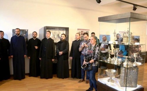 Expoziție de obiecte bisericești din tezaurul Episcopiei Tulcii, la Oradea Poza 8684
