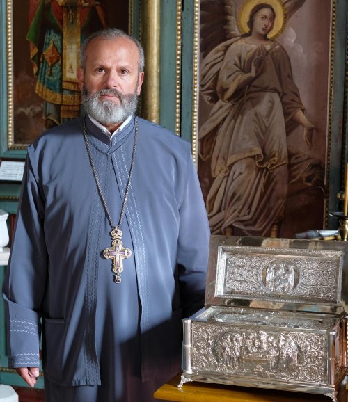 Un preot ialomițean salvează copiii din „Baltă” Poza 8444
