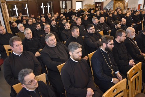 Conferință de toamnă a preoților din Episcopia Caransebeșului Poza 8124