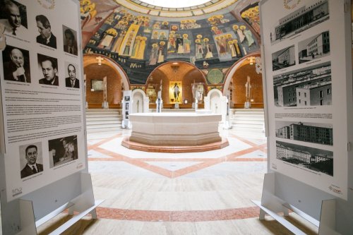 Conferinţă despre „Catedralele Unirii” şi „Arhitectura Centenarului” Poza 8056