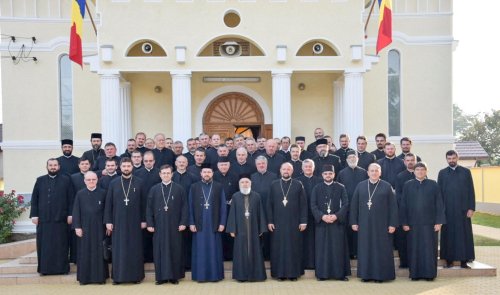 Conferința de toamnă a preoților din protopopiatele Lipova, Arad și Ineu Poza 8009
