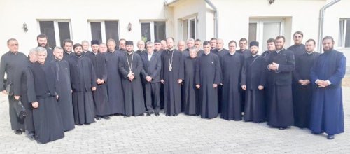 Conferința de toamnă a preoților din protopopiatele Lipova, Arad și Ineu Poza 8010