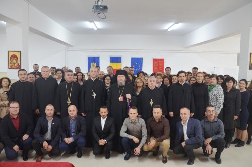 Conferința profesorilor de teologie și de religie ortodoxă din Eparhia Oradiei Poza 7997