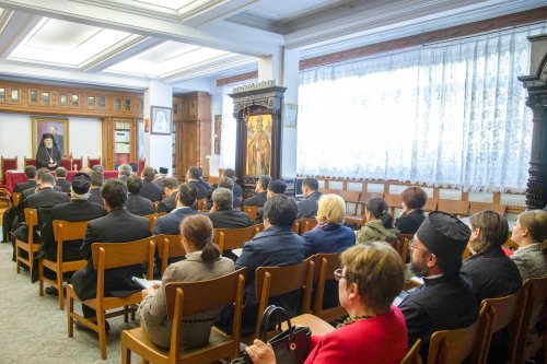 Şedinţa de constituire a Adunării Generale a CAR din Arhiepiscopia Dunării de Jos Poza 8034