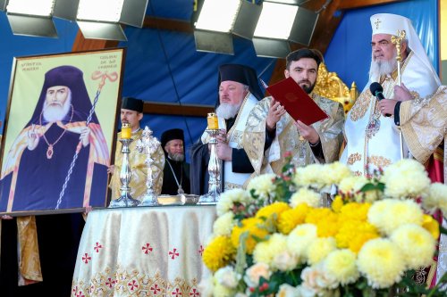 Comuniunea sfinţilor este izvor de unitate românească în cuget şi simţiri Poza 7601