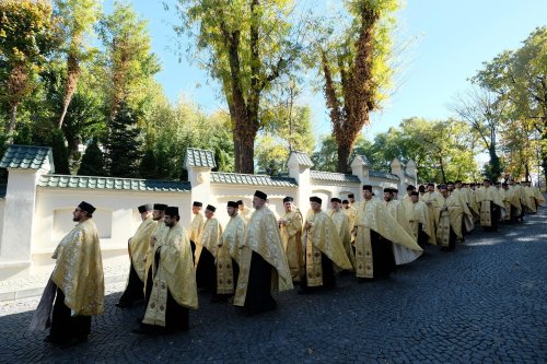 Comuniunea sfinților și credincioșilor români Poza 7606