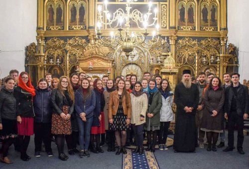 La Metocul Maicilor s-au reluat Dialogurile studenţeşti Poza 7561