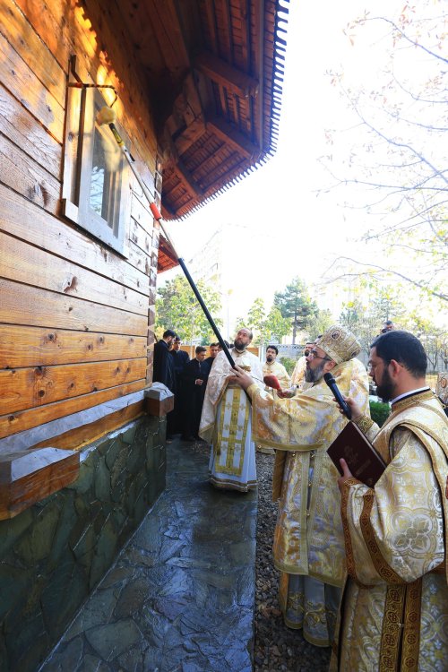 Sfântul Ierarh Iachint sărbătorit în Muntenia și Dobrogea  Poza 7378