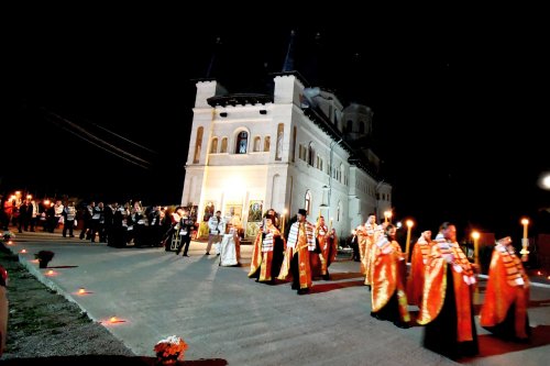 Procesiune în cinstea sfinţilor Poza 7158