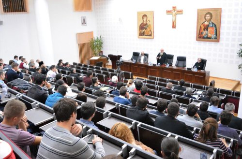 Conferinţă şi lansare de carte la Facultatea de Teologie Ortodoxă din Cluj-Napoca Poza 7027