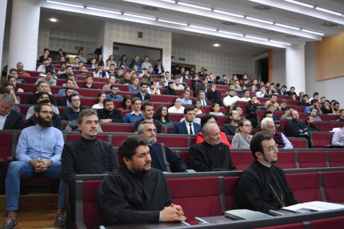 Conferinţă şi lansare de carte la Facultatea de Teologie Ortodoxă din Cluj-Napoca Poza 7029