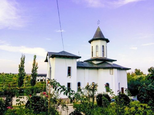 Hramul Mănăstirii Crângu din județul Teleorman Poza 7066