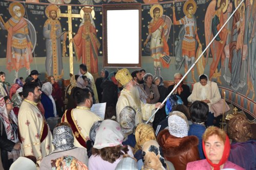 Sfințirea picturii Bisericii „Sfântul Ilie Tesviteanul” din Drobeta-Turnu Severin Poza 6783