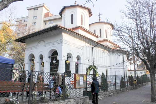 Biserica „Sfântul Mina” din Craiova şi-a serbat hramul Poza 6368