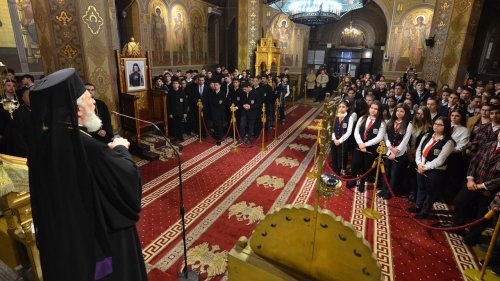 Hramul Seminarului Teologic Ortodox din Târgoviște Poza 6057