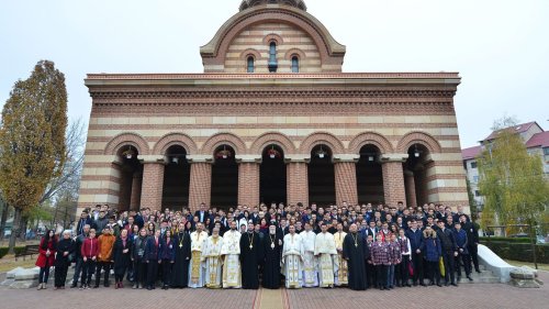 Hramul Seminarului Teologic Ortodox din Târgoviște Poza 6059