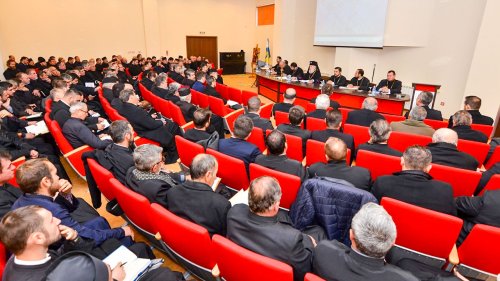 Conferinţe preoțești în Arhiepiscopia Târgoviștei Poza 5726
