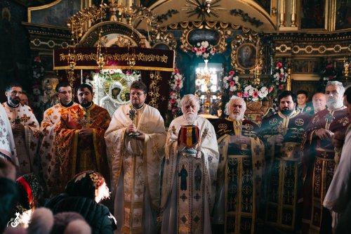 Sfinţii Mari Mucenici Mercurie şi Ecaterina sărbătoriţi la biserica voievodală de lemn din Rădăşeni Poza 5277