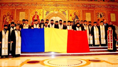 Pelerinaj în an centenar la Catedrala Mântuirii Neamului din Bucureşti Poza 5110