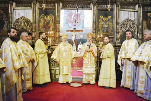 Sărbătoarea Sfântului Apostol Andrei şi a Sfântului Ierarh Andrei Șaguna Poza 4987