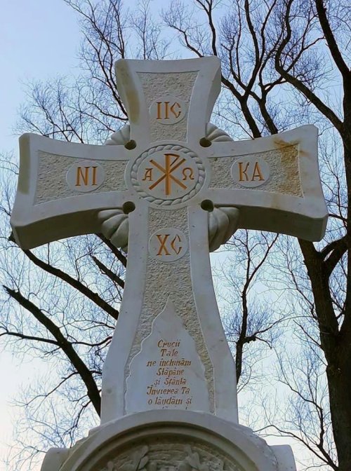Slujbă de sfinţire a monumentului de la Tarcău dedicat Reginei Maria Poza 4899