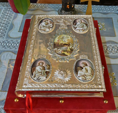 Zi de hram la Biserica „Sfântul Nicolae”-Vlădica Poza 4723