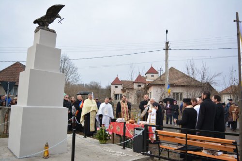 Monument în cinstea eroilor la Cubleșul Someșan, Cluj Poza 4691