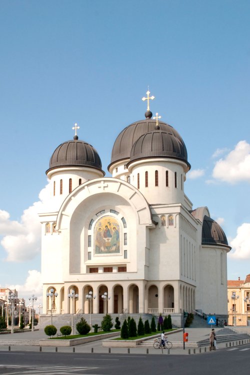 Catedrala „Sfânta Treime” din Arad - o bucurie pentru Centenarul Marii Uniri din 1918 Poza 4529