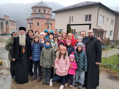 Ajutor pentru copiii de la Așezământul „Sfântul Onufrie” Florești, oferite de parohia clujeană „Sfântul Arhanghel Mihail” Poza 4396